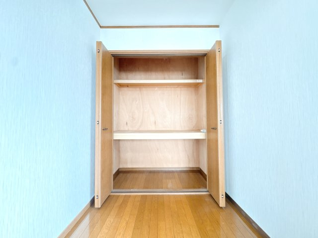 2Ｆ南東洋室の収納になります♪