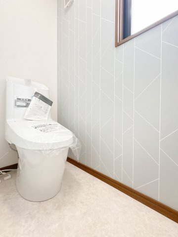 2Ｆ温水洗浄機付きの便座になります♪