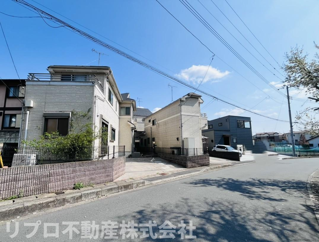 周辺は閑静な住宅街となります♪