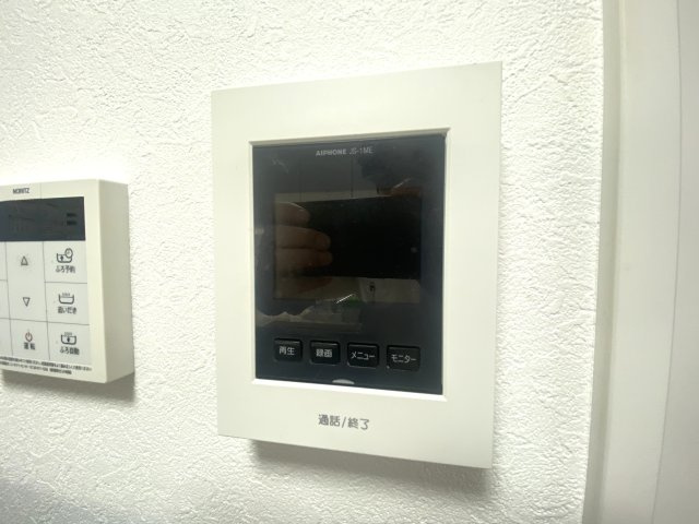 テレビモニター付きのインターホンです。