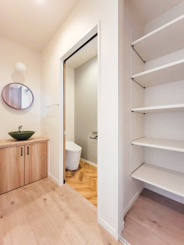【建物プラン】　建物面積105.16？、建物価格1800万円（分譲地外）　＊＊＊　耐震に断熱、空気環境まで　こだわりの標準仕様