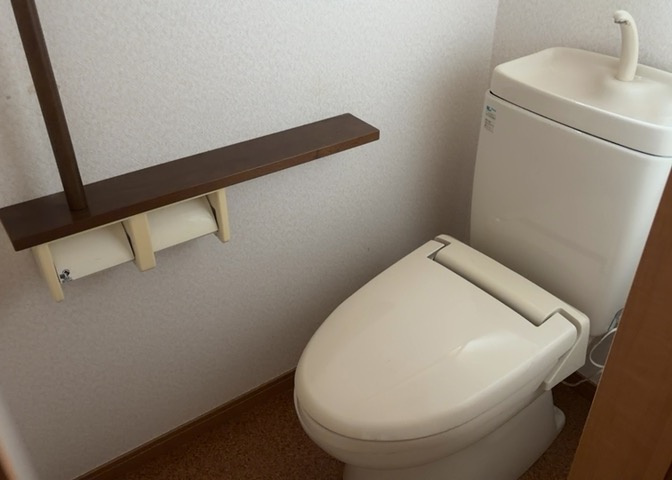 トイレは大きさや形、機能、抗菌性などが異なる多種多彩なタイプが各メーカーから出ています。それぞれに良さがあるため、事前にどういったタイプのトイレがいいのかをご家庭内で決めて、内見に行くといいでしょう。
