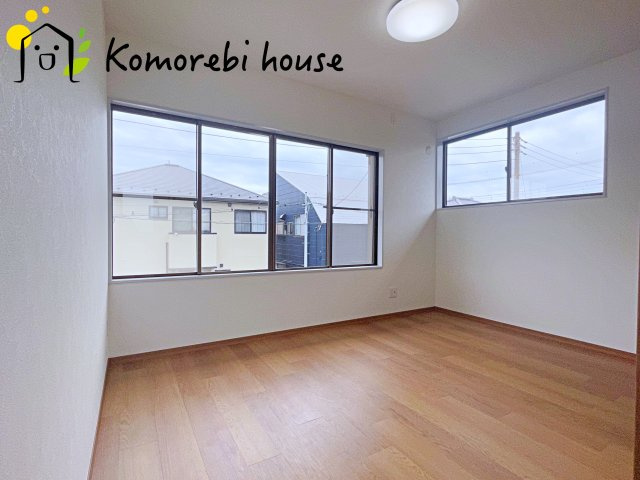 落ち着いて過ごせるお部屋なので、寝室にいかがでしょうか