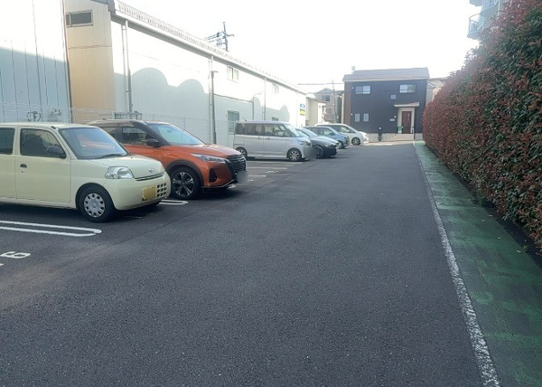 グランドハイツ相模原の駐車場