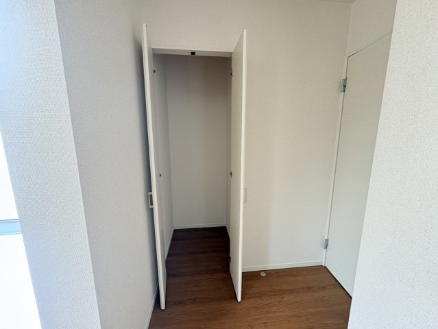 クローゼットがある分、居住空間をスッキリ快適に保つことができますね！