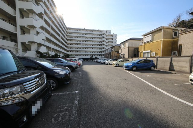 平置きの敷地内駐車場があります！（空き状況は都度要確認）