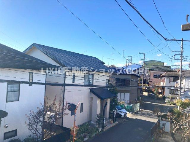 開放感いっぱいの眺望と共に光と風を享受するバルコニー。景観を眺めることができます。　