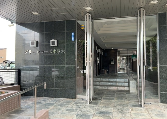 マンションのエントランスには、もともと風よけや防犯の役割がありますが、マンションによって宅配ボックスなどの設備が備わっている所もあります。日々の生活をイメージしながら生活しやすさをチェックしましょう。