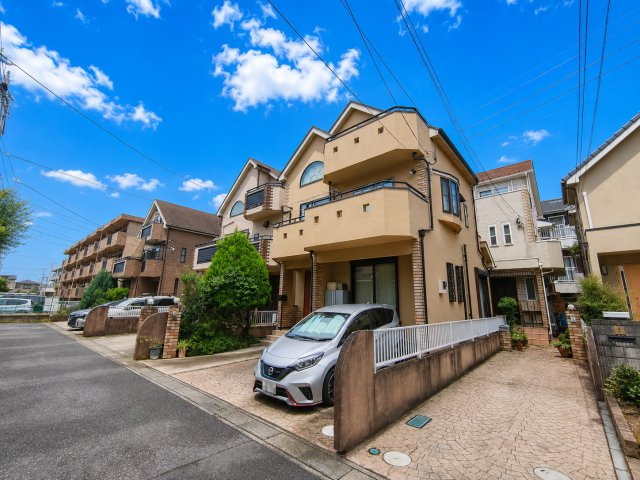 車通りが少なくとっても静かです！　デジタル加工された写真です。