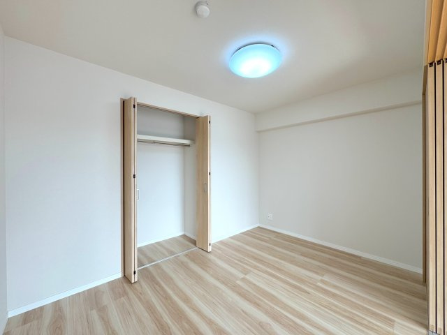 洋室5帖　間取り図右下の部屋