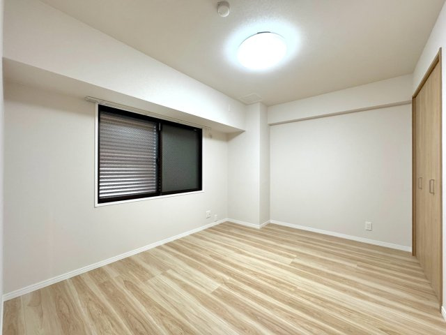 洋室6.1帖　間取り図右上の部屋