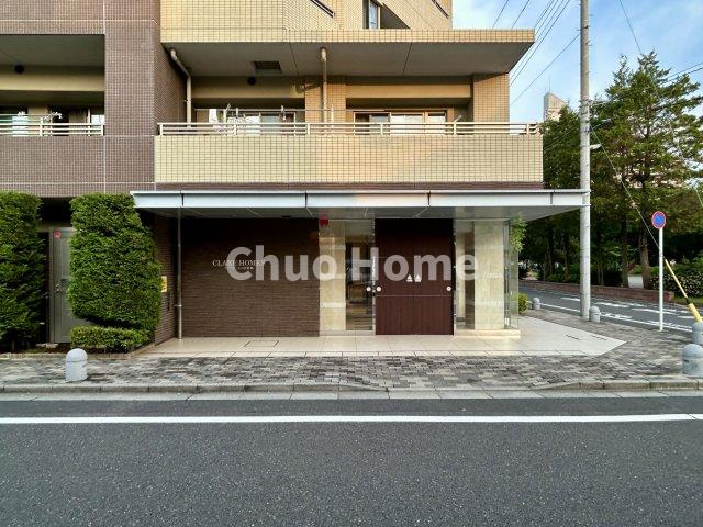 【エントランス】マンションのエントランスは、その物件の印象を決める、顔とも言える場所です。毎日通る場所ですからきれいなのが一番です。