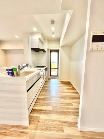 見た目もすっきり、作業もスムーズにこなせる空間です。