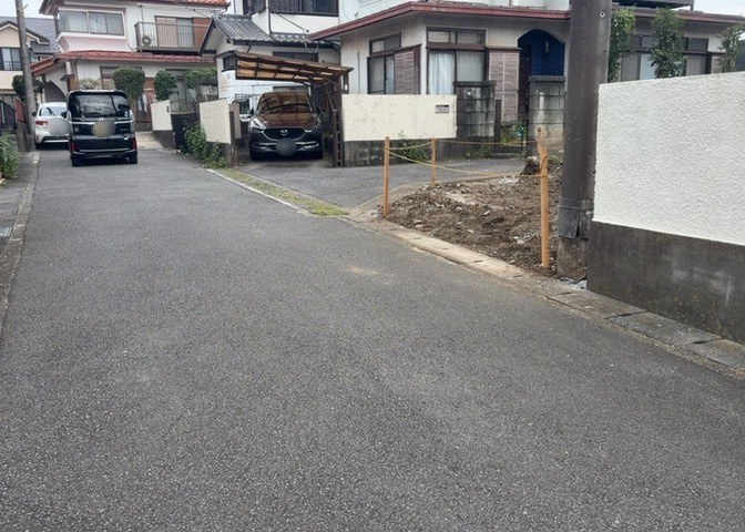 土地を買う際、住む地域の自治体や福祉の補助制度にも注目してみましょう。子供や老人の医療補助やゴミ出しのルールなど、自治体によってルールに大きな違いがあるため、暮らしやすい土地で判断するとよいでしょう。