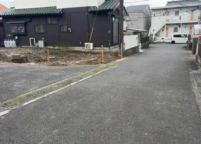 隣家の土地はどうなっているのか、生活利便施設が近くにあるのか、学校まで近いかなど、お客様のライフスタイルにあわせたイメージが重要です。また、近くにあると困る施設が近くにないかも確認するといいでしょう。