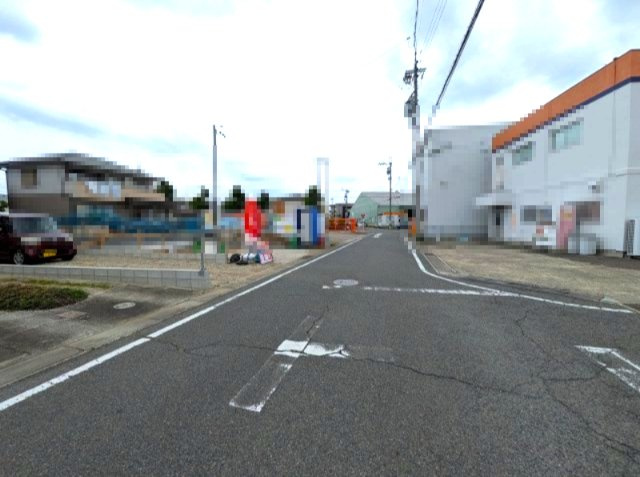 前面道路含む現地写真です