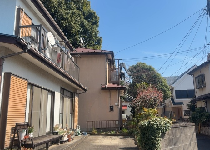 眺望を気にして物件を探す場合、前面に建物が建っていないか現地で確認しましょう！前面に建物があると景色はもちろん、日当たりや風通しにも影響が出てきます。住んだ時のことを想像しながら現地見学をしましょう。