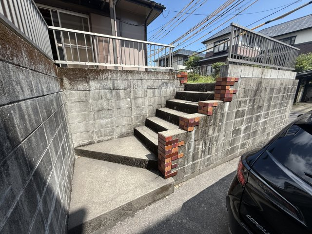 駐車場からのアプローチです♪