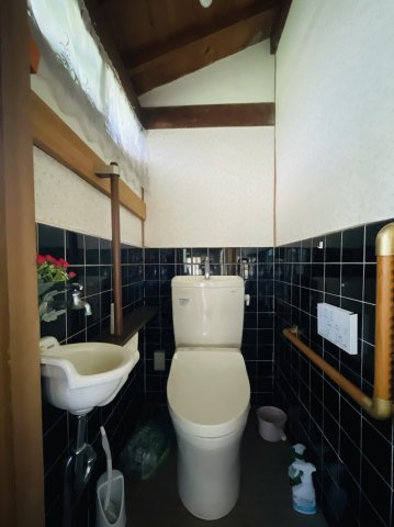 コンパクトで使いやすいトイレです