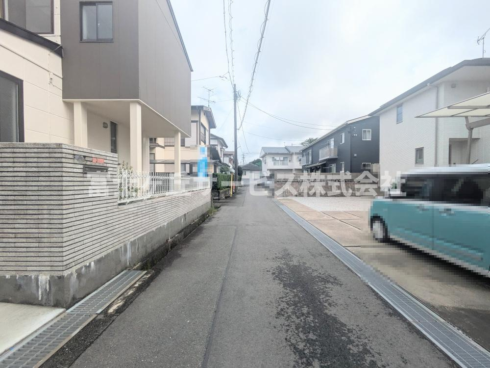 前面道路です