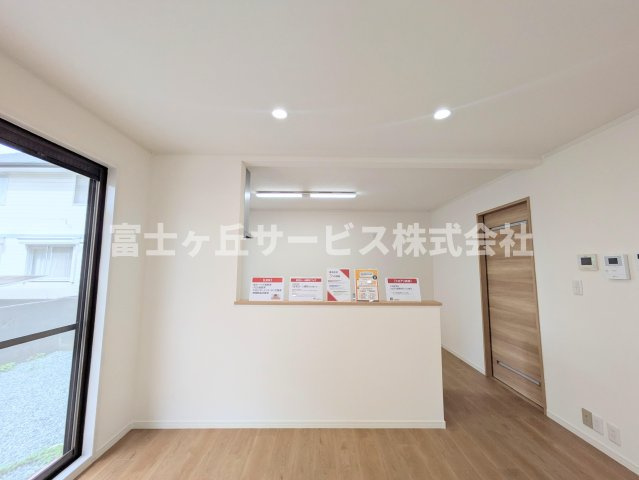 前から見たキッチンです