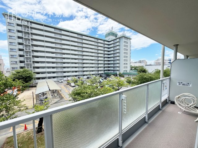 南向きバルコニーにつき陽当り良好！