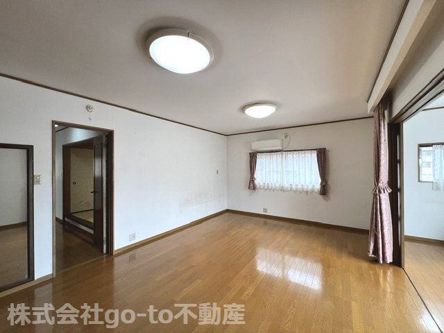 2階。約11帖の洋室。