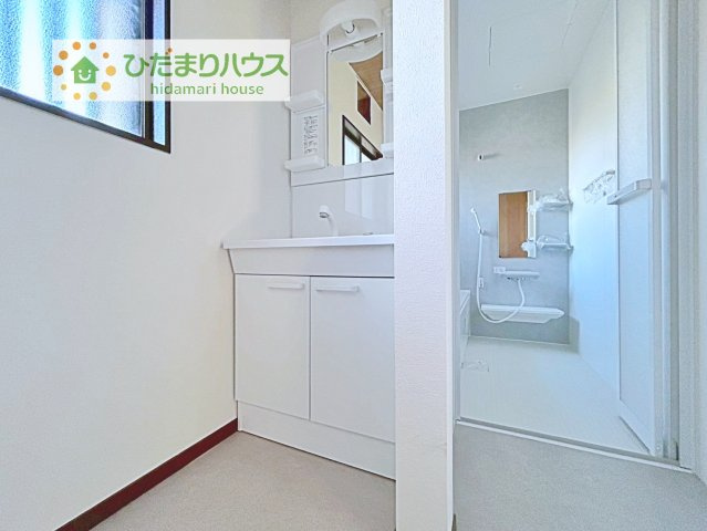 シンプルで使い勝手の良い独立洗面台！