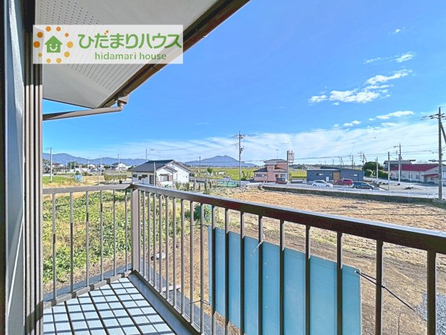 広々としたバルコニー。お洗濯物もぜーんぶ干せちゃいます！！