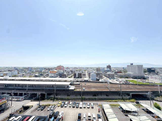 バルコニーからの眺望になります♪高層階のため眺望良好になります♪