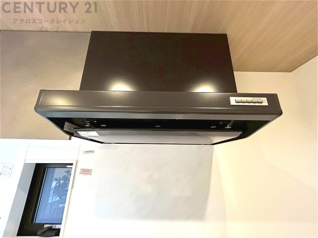 パワフルな吸引力で調理中の臭気等をしっかり処理してくれ、室内を快適に保ってくれます。　