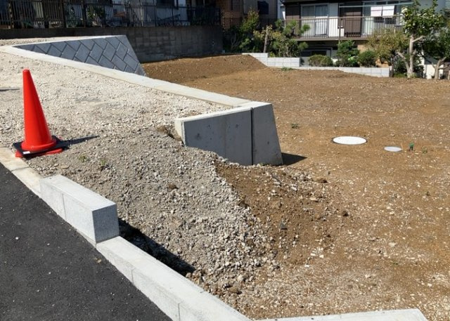 物件の詳細については、現地を見てわかること以外に、役所や法務局などで調べないとわからないことがあります。そのため、現地に行く場合は、もしこの物件を買ったらどのような生活ができるかをイメージしましょう。