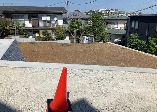 人が暮らすうえで日光は大切な要素となります。日当たりの良さは譲れないポイントですね。併せて近くに大きな建築物の建築予定がないか、あるいはそれが可能な土地が近くにないか事前に確認することもお勧めします。