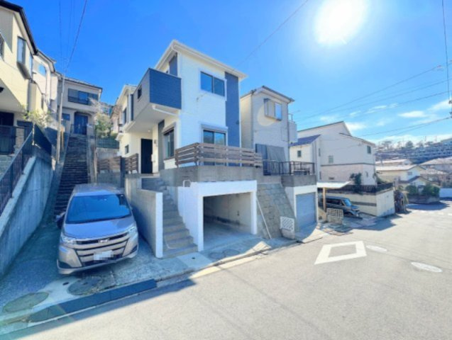 ◆一戸建てを中心とした街並みが整然と続き、周辺は高い建物が建っていないので、緑の多い閑静な趣を感じる環境です。街並みや周辺環境も重要なポイントです！！
