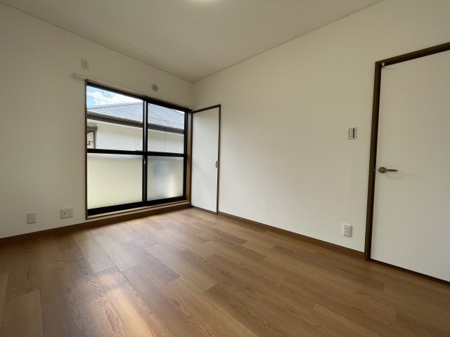2階西側　ご自身で素敵な空間を創り上げられます。