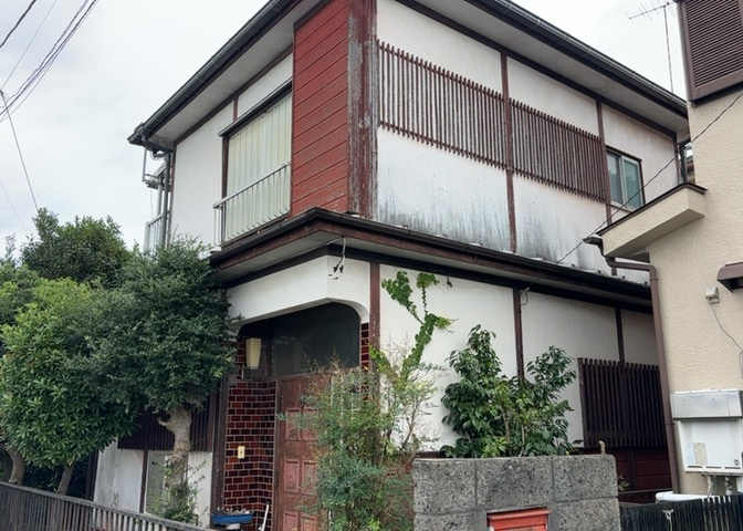 隣家の土地はどうなっているのか、生活利便施設が近くにあるのか、学校まで近いかなど、お客様のライフスタイルにあわせたイメージが重要です。また、近くにあると困る施設が近くにないかも確認するといいでしょう。
