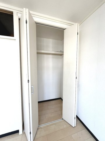 北側バルコニーに面した6帖洋室収納
