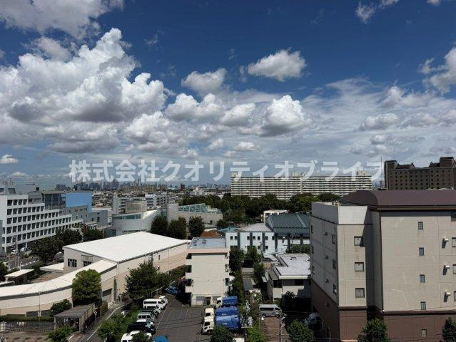 心地よい爽やかな風がお部屋の奥まで通り抜けるバルコニー。室内の空気をいつでもクリーンにリフレッシュしやすく、カビや湿気の発生を抑えて衛生的な暮らしをサポートしてくれます。