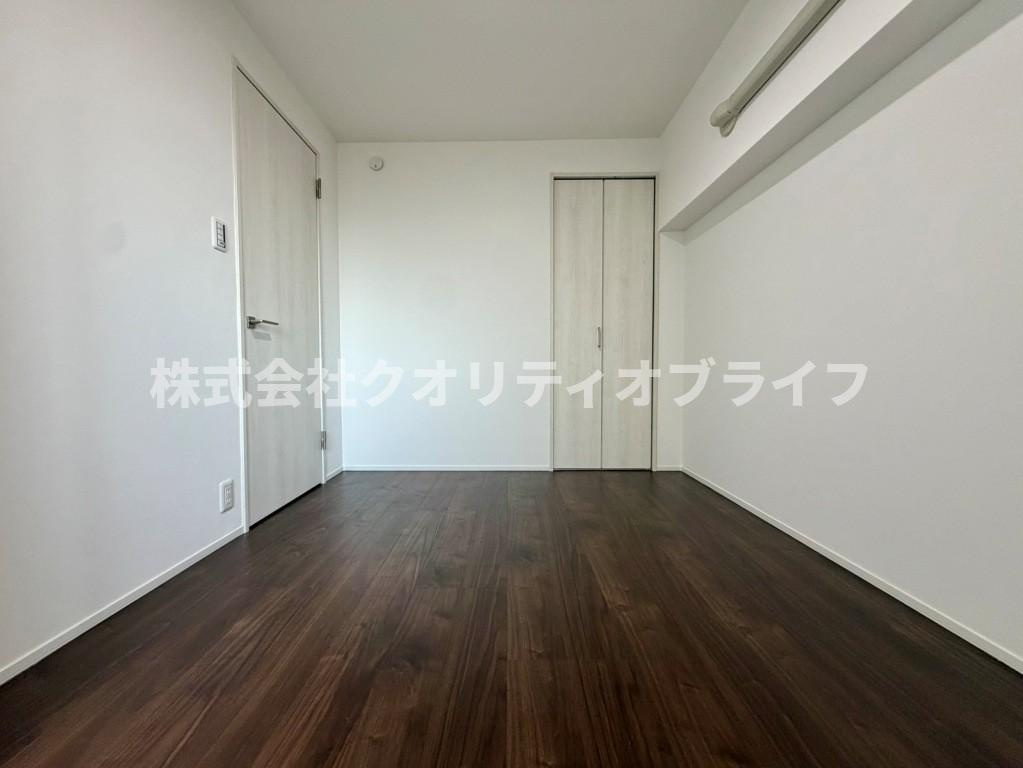クローゼット完備で整理整頓が習慣化しやすい、子供部屋に最適な洋室。