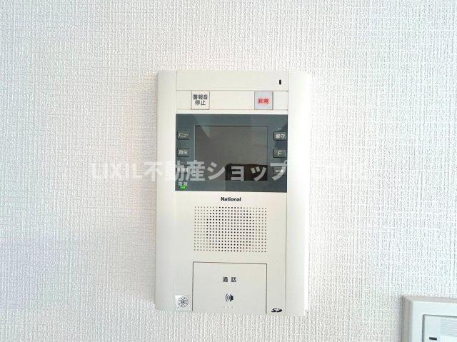 「見える安心」をカタチにしました。誰が来てもわかる様にモニター付きインターホン！