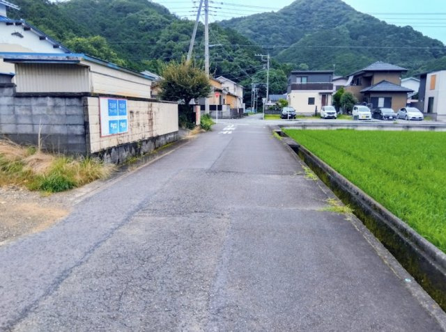 のどかな田園風景が広がり、視界を遮るもののない開放的な立地です。静かで心地よい暮らしが叶います。