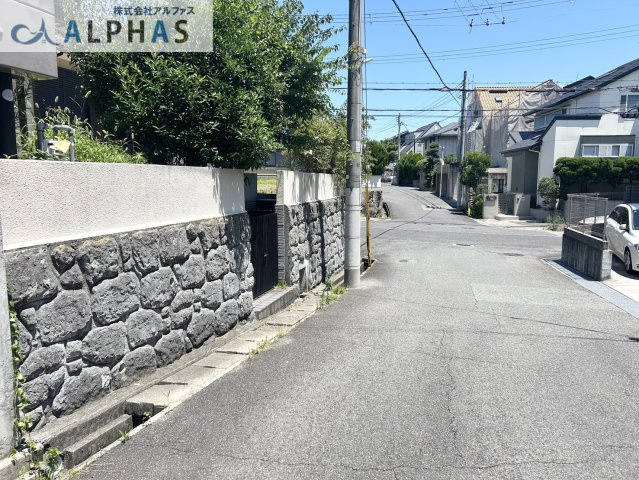 ■南側の前面道路は、幅員約6ｍあります♪　■閑静な住宅地♪周辺交通量少なめ♪　■お好きなハウスメーカーで建築できます♪※現在解体工事中