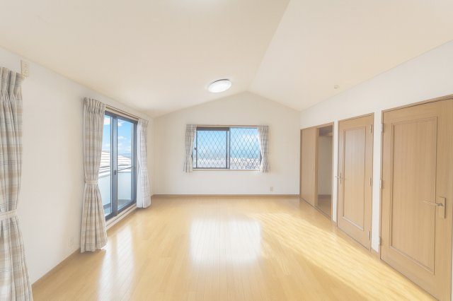 個人の部屋や寝室として使える洋室です