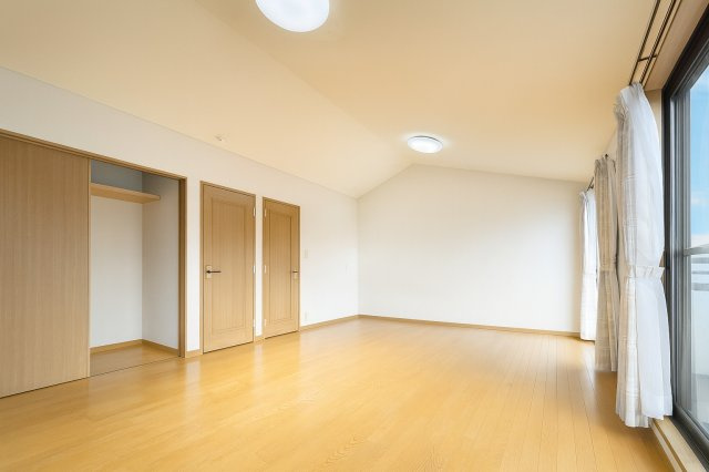 ゆったり過ごせる居間です