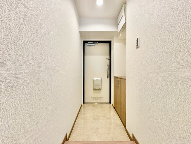 玄関は収納スペースもしっかり確保　いつもきれいな玄関を保つことができます
