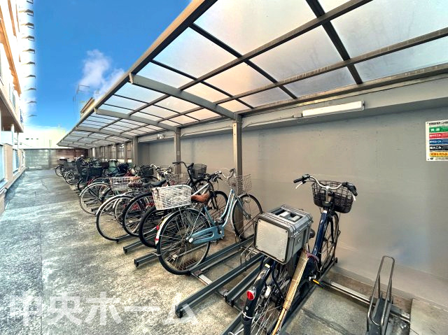 【自転車置き場】最新の空き状況や費用などの詳細は担当スタッフまでお問い合わせください。