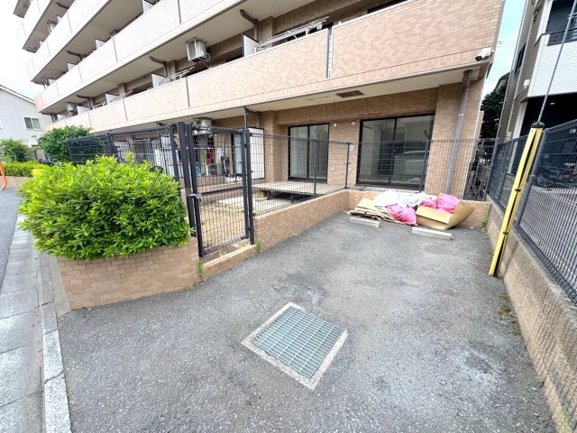 専用駐車場付き　　月額10、000円