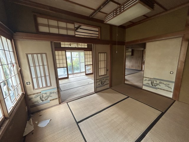 続き間の間取りのため、大人数の集まりや客間としても利用可能