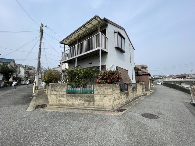 【現地写真】　東・南側の角地につき陽当たりや風通しの良い住まいづくりが叶いそうです。お客様のご要望などぜひお聞かせください！