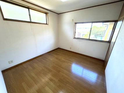 2階　洋室（5.25帖）